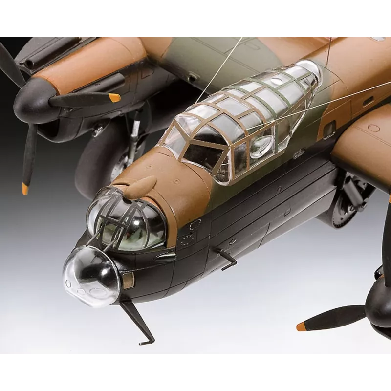 Revell Lancaster B. III Dambusters (04295) scala 1:72 kit modello aereo in plastica