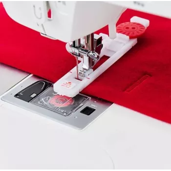 Macchina da cucire SINGER CE677