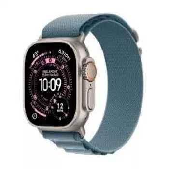 Smartwatch Apple Watch Ultra 3 49 mm con cinturino azzurro elegante, GPS e Cellular (MEWK4QC/A)
