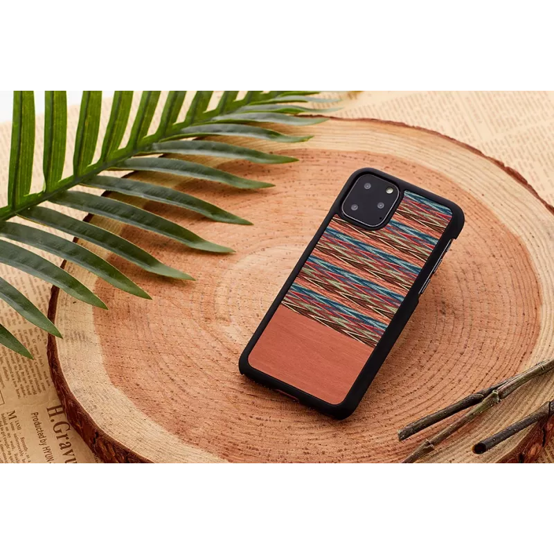 Custodia per smartphone Man and Wood per iPhone 11 Pro Max — motivo a quadri marrone, bordo nero