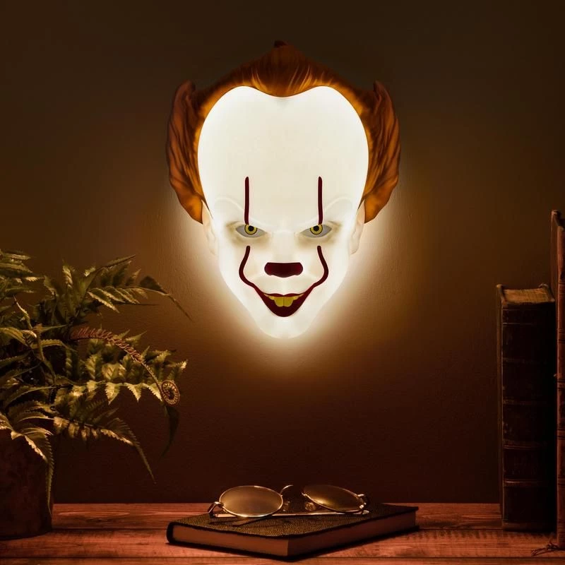 Lampada da tavolo Paladone lampada maschera PP11207ITV2 Pennywise LED, lampada a forma di maschera a tema
