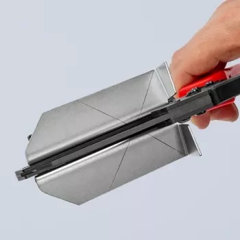 Knipex 95 02 21 pinza