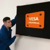 Supporto TV MANTA P60 per televisori 26–65 pollici, compatibile VESA, inclinabile e orientabile