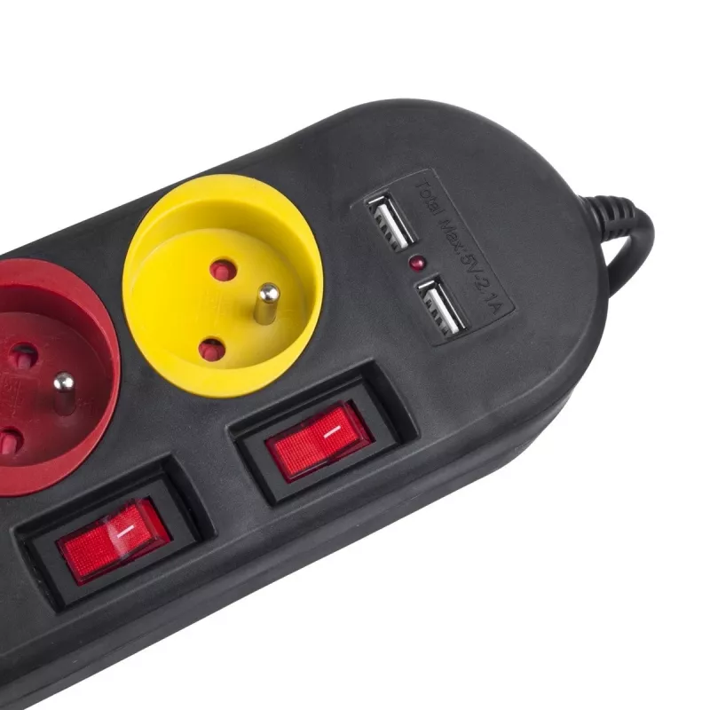 Ciabatta MACLEAN MCE229B — 4 prese AC, 2× USB-A, cavo 1,5 m, 10 A, tipo F, per interni, nero