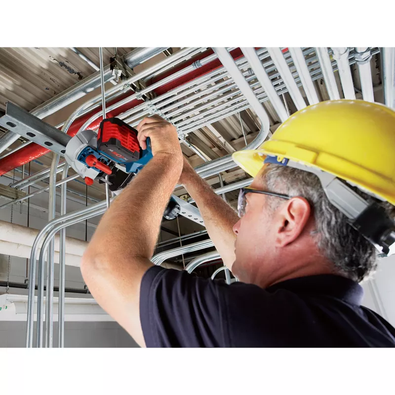 Bosch GCB 18V-63 Professional sega a nastro a batteria, 18 V, profondità di taglio 63,5 mm, senza batteria e caricabatterie, L-BOXX