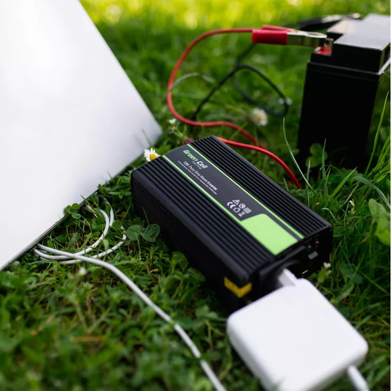 Convertitore di tensione Green Cell INV20, 24 V DC a 230 V AC, 4000 W, 50 Hz, ingresso 40 A, per interni, nero