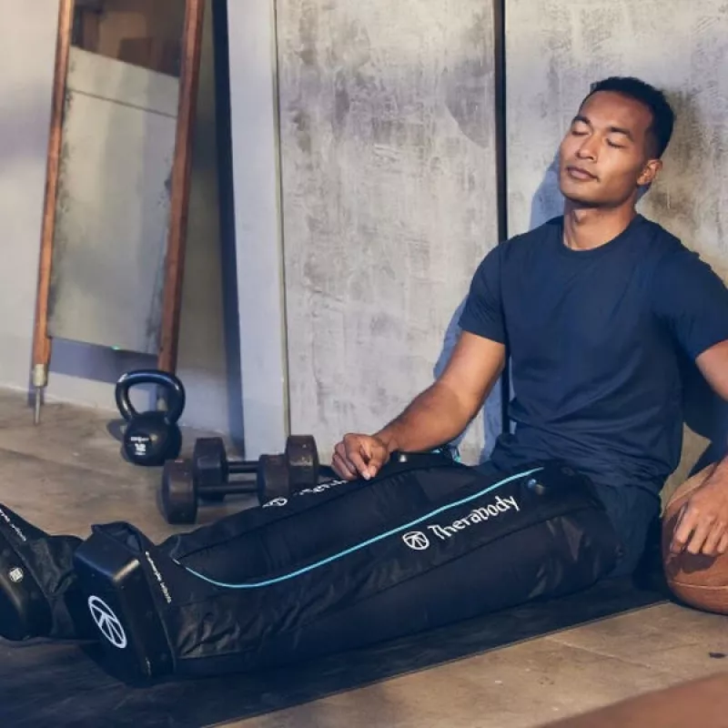 Therabody RecoveryAir sistema pneumatico a compressione per gambe