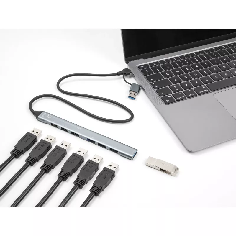 Delock 64273 hub USB sottile a 7 porte, USB Type-C o Type-A su 1x USB 5 Gbps Type-A + 6x USB 2.0 Type-A