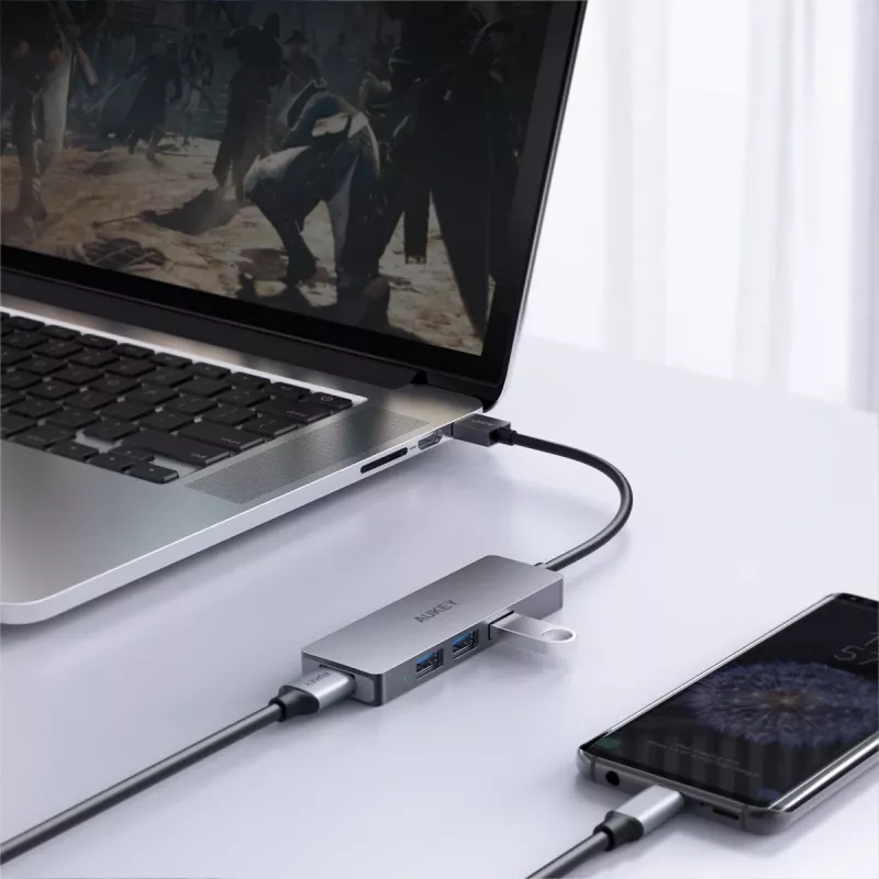 Hub USB Aukey CB-H36 — 4 porte USB 3.2 Gen 1 Type-A, host USB 2.0, 5000 Mbit/s, alluminio argento