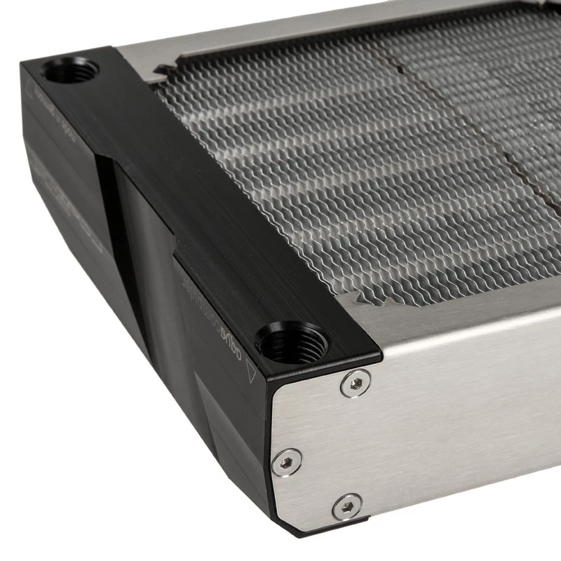 Blocco dissipatore Aqua-Computer 33705 — alluminio/rame/acciaio inox, 320×140×40 mm, grigio/argento