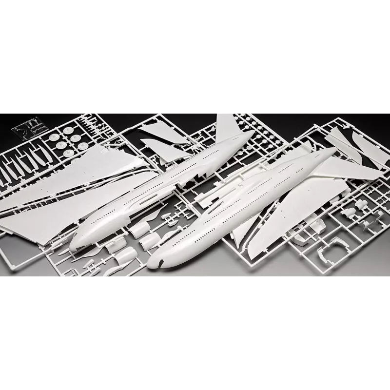 Modello finito Revell Airbus A380-800 Lufthansa New Livery