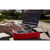 Akai MPK Mini Play MK3 tastiera di controllo MIDI con controller pad, USB, nero/rosso