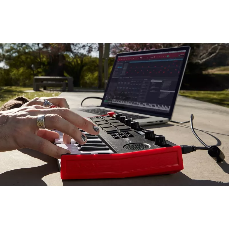 Akai MPK Mini Play MK3 tastiera di controllo MIDI con controller pad, USB, nero/rosso