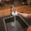 Filtro per rubinetto BRITA ON TAP V CU CE2 (1052067) — 4 stadi, capacità 600 L, 3 modalità, 5 adattatori, bianco