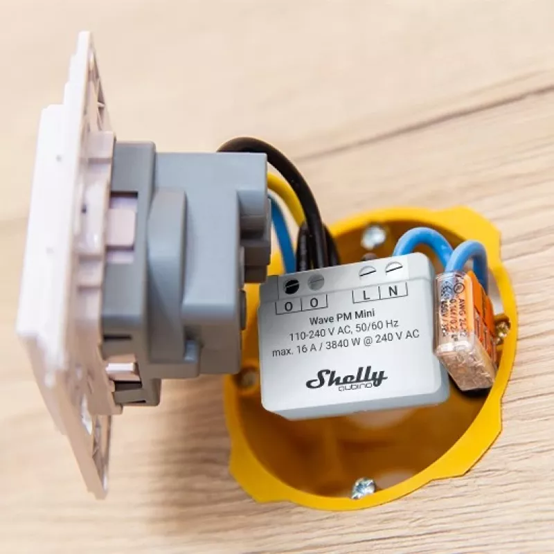 Interruttore intelligente Shelly Qubino Wave PM Mini, 1 canale, da incasso, Z-Wave, wireless, 110–240 V AC / 24–30 V DC, grigio