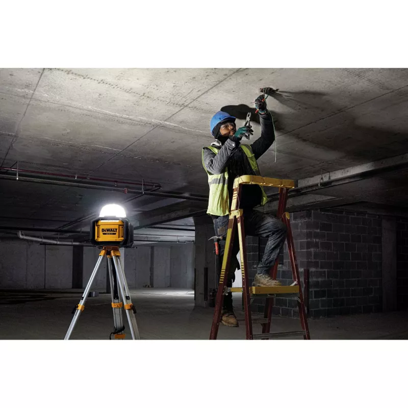 Faro da lavoro a batteria DeWalt