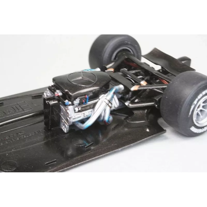 Modellino in plastica REVELL McLaren Mercedes MP4-25 Lewis Hamilton — scala 1:24
