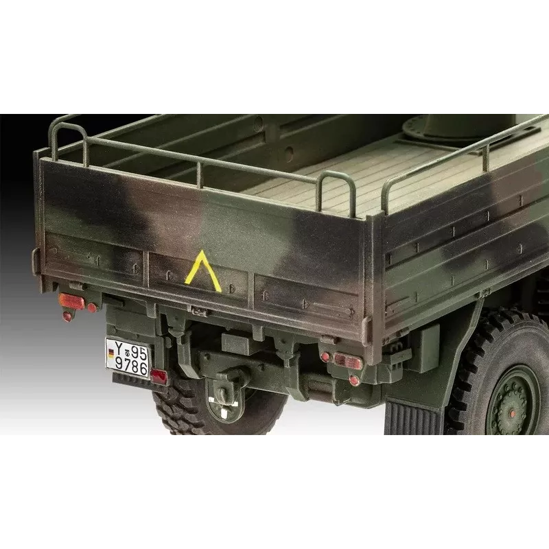 Kit di montaggio modello in plastica REVELL Man 10T Milgl 8x8 autocarro scala 1/35