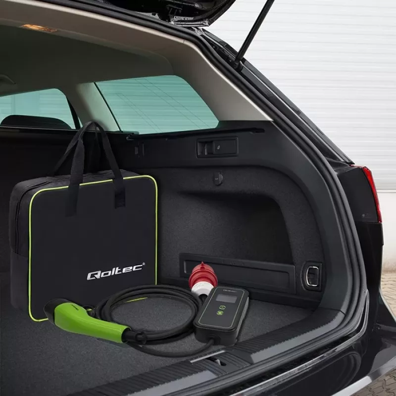 Caricabatterie mobile EV Qoltec regolabile 2in1 Type2 | 7kW | 230V | CEE 3 PIN | Wi-Fi | LCD | portatile | wallbox | 5m