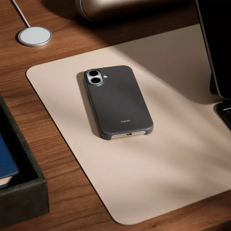 Apple Beats custodia per iPhone 17 compatibile MagSafe con controllo fotocamera — grigio granito