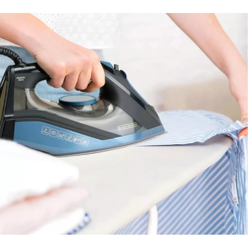Ferro da stiro Black+Decker BXIR2801E