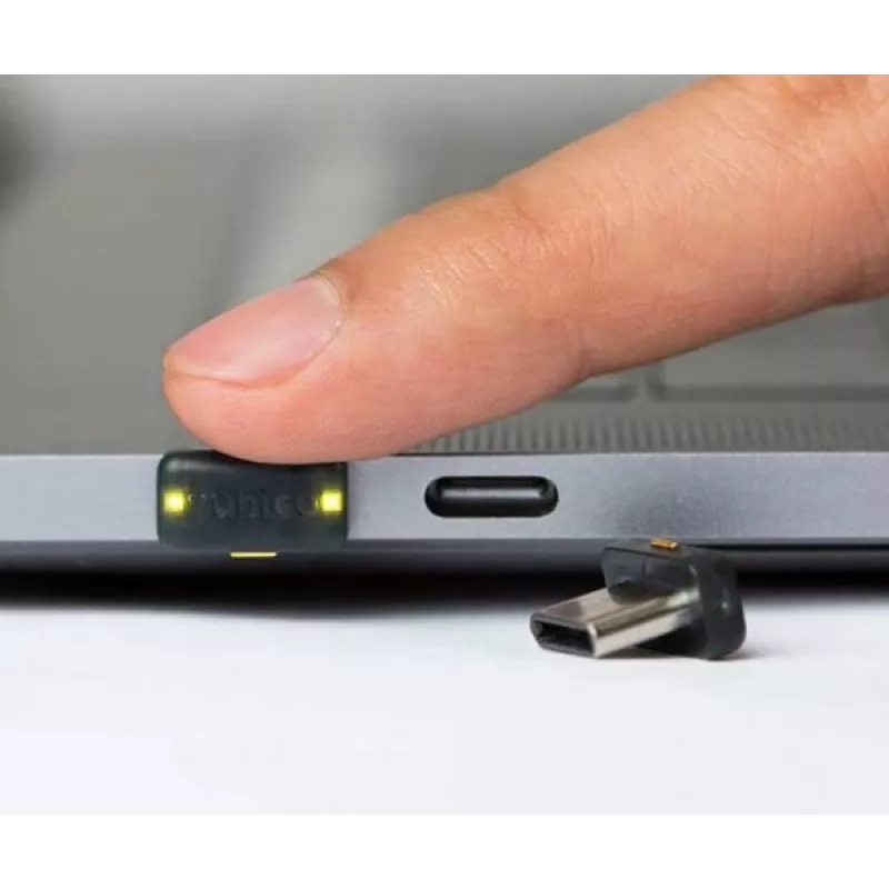 Chiave di sicurezza YubiKey Yubico 5C Nano FIPS 2048 bit RSA