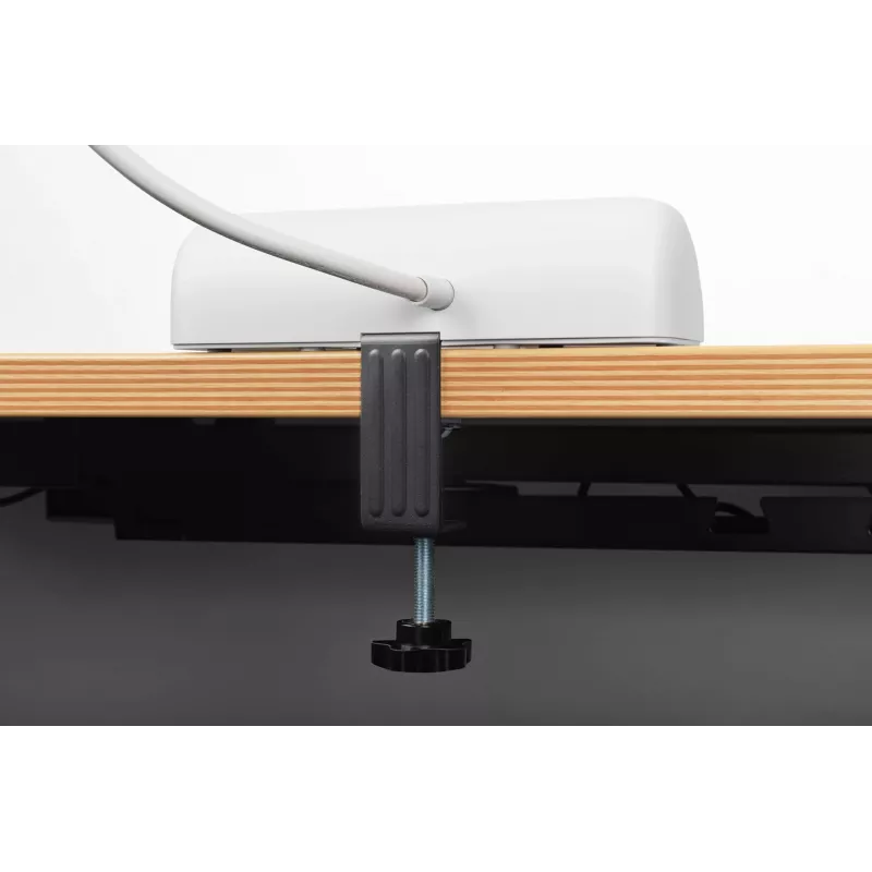 Ciabatta DIGITUS 3 prese con 2×USB-A e 1×USB-C, 3 prese AC tipo E/F, cavo 1,5 m, bianco