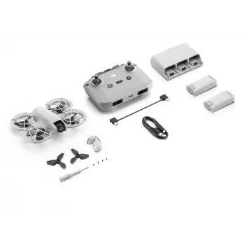DJI Neo Fly More Combo (DJI-RC-N3) drone leggero 135 g con fotocamera 4K Ultra HD, fino a 18 minuti di volo con 1 carica, 3 batterie ricaricabili, radiocomando