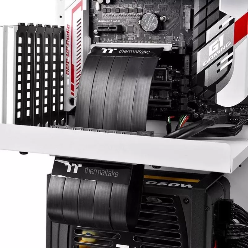 Thermaltake AC-045-CN1OTN-C1 schede di interfaccia/adattatori interni PCIe