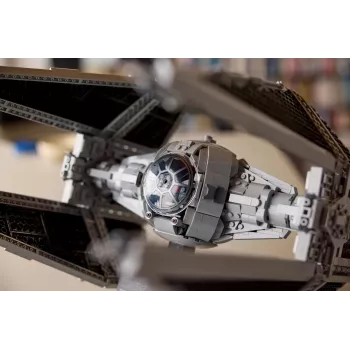 LEGO Star Wars Intercettore TIE modello 75382 — kit caccia stellare dettagliato, 1931 pezzi, 18+