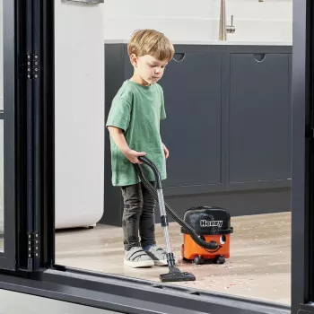 Casdon Henry aspirapolvere giocattolo per bambini 72860 – giocattolo di ruolo, rosso