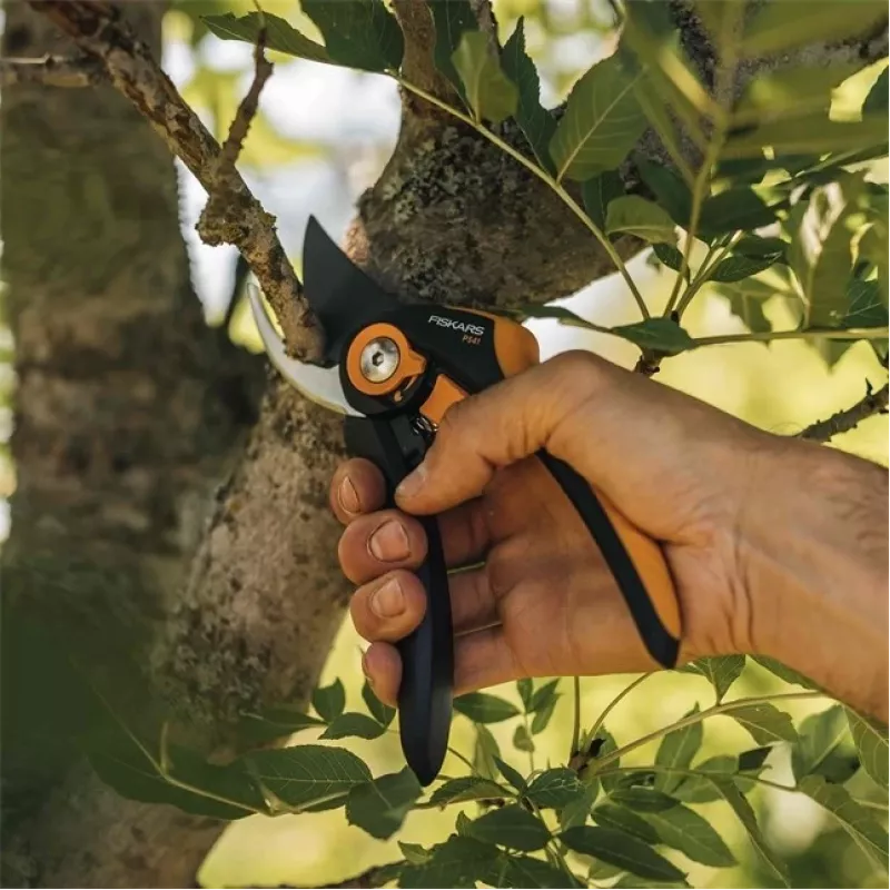 Fiskars Plus SmartFit P541 cesoie da giardino bypass nero, arancione