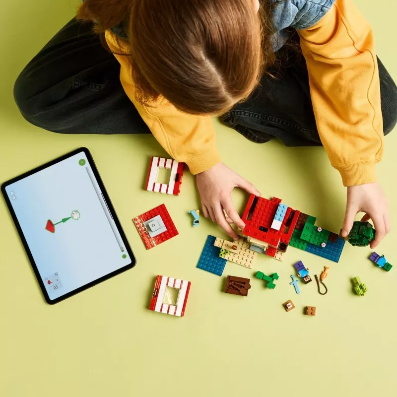 LEGO Minecraft set 21275 casa nella giungla TNT giocattolo da costruzione, 287 pezzi, 2 minifigure, da 8 anni