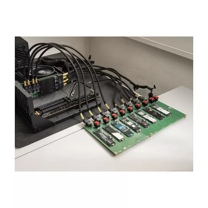 Delock testboard M.2 per 8x SSD M.2 NVMe Key M, SFF-8643, 61073