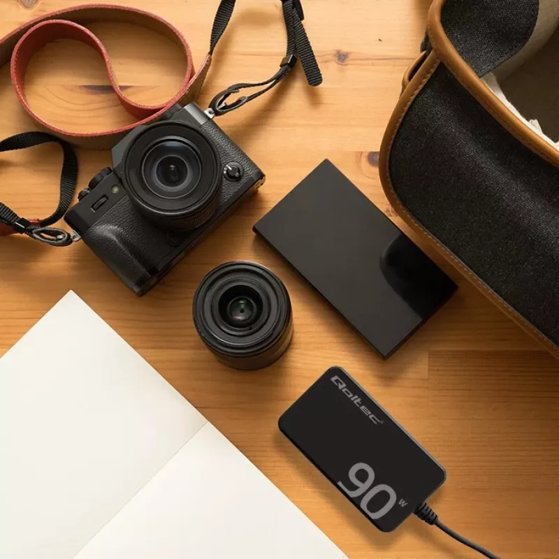 Caricabatterie da parete Qoltec 90W GaN Super Fast SLIM | XP | 5-20V | 4,5A | USB-C 3.1 | Laptop | MacBook | Smartphone | + cavo