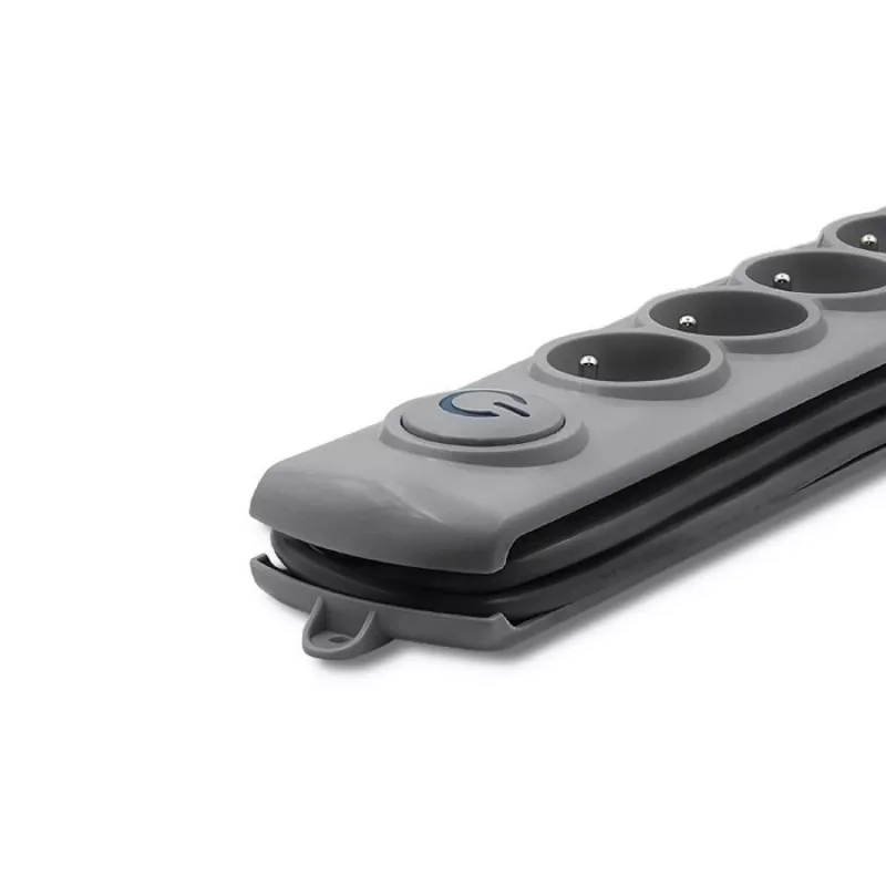 Protezione da sovratensione QOLTEC 50199 — 6 prese, cavo 5 m