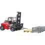Linde HT160 carrello elevatore con pallet (rosso/nero, incl. 3 casse a griglia)