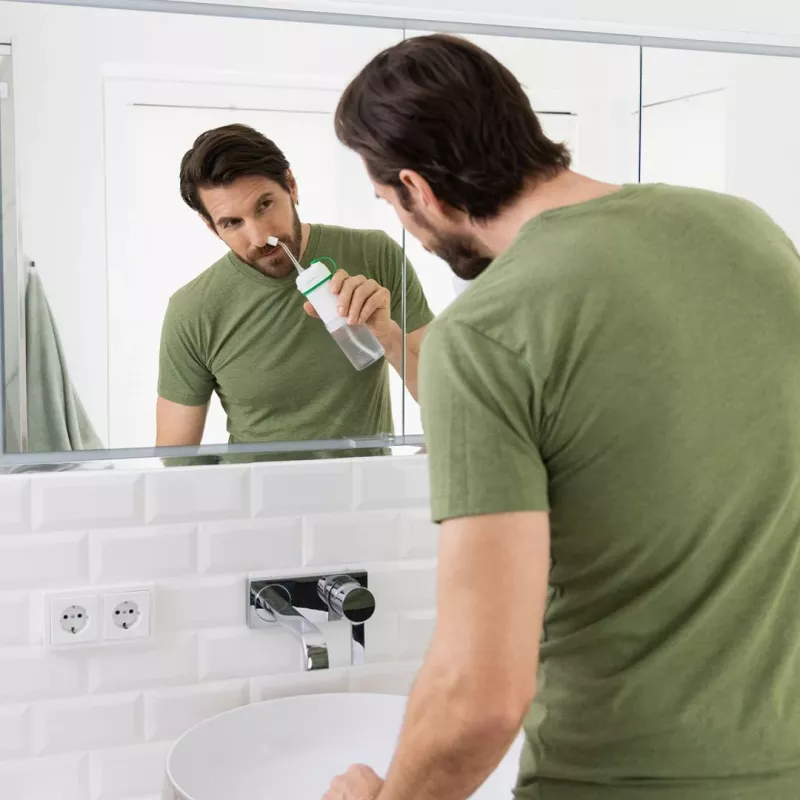 Medisana NI 200 irrigatore nasale elettrico, serbatoio acqua 150 ml, 3 programmi, USB-C, 1400 mAh, IPX7, pieghevole, bianco