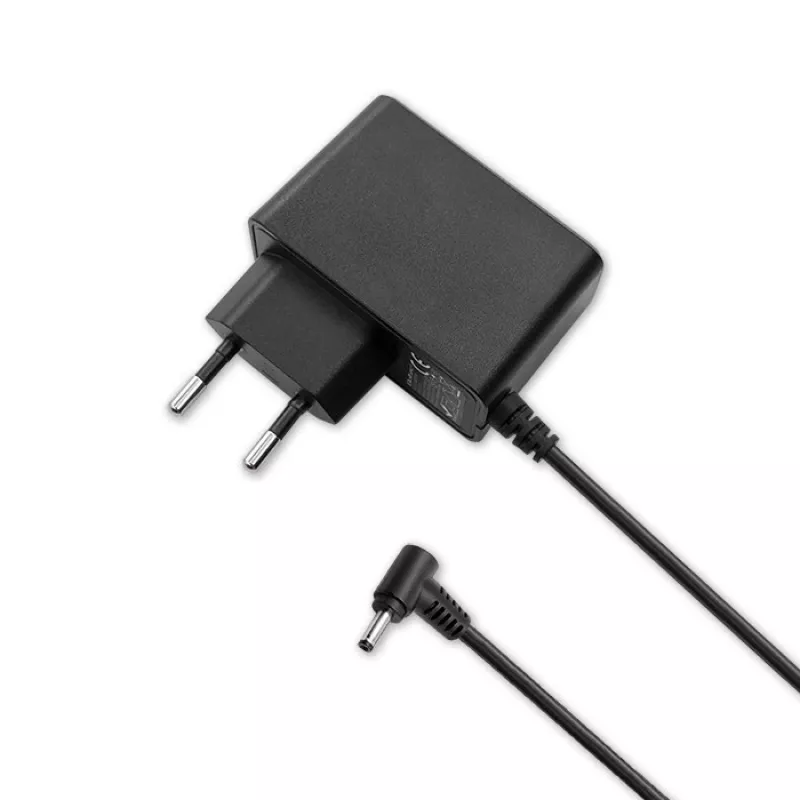 Alimentatore Qoltec tipo spina 10,5W 5V 2,1A 3,5*1,35