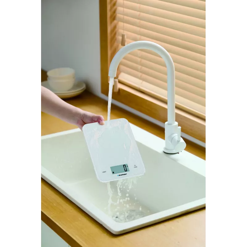 Bilancia da cucina BLAUPUNKT FKS401 — bianca, max. 10 kg, precisione 1 g, comandi touch