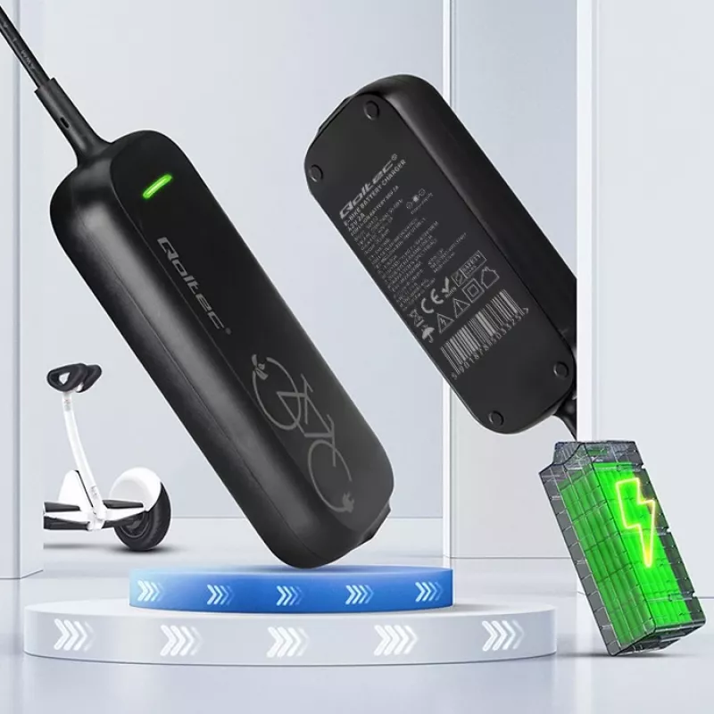 Caricabatterie per e-bike QOLTEC 50332 — uscita 36V/42V, 2A, connettore 5,5×2,1 mm