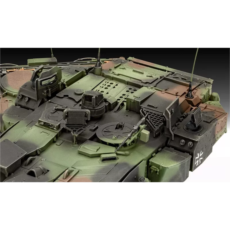 Modellino in plastica REVELL Leopard 2A7A1 kit carro armato militare (scala non indicata)