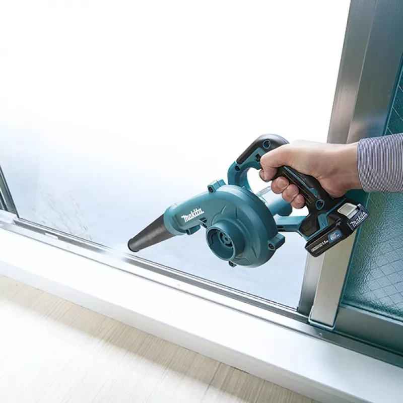 Soffiatore per foglie a batteria Makita UB100DZ