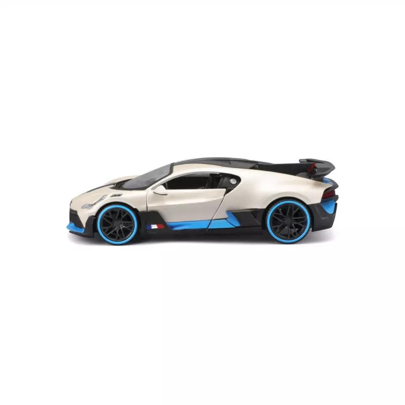 Modello composite Bugatti Divo 1/24 bianco