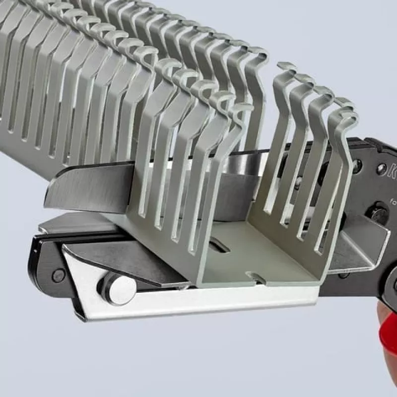 Knipex 95 02 21 pinza