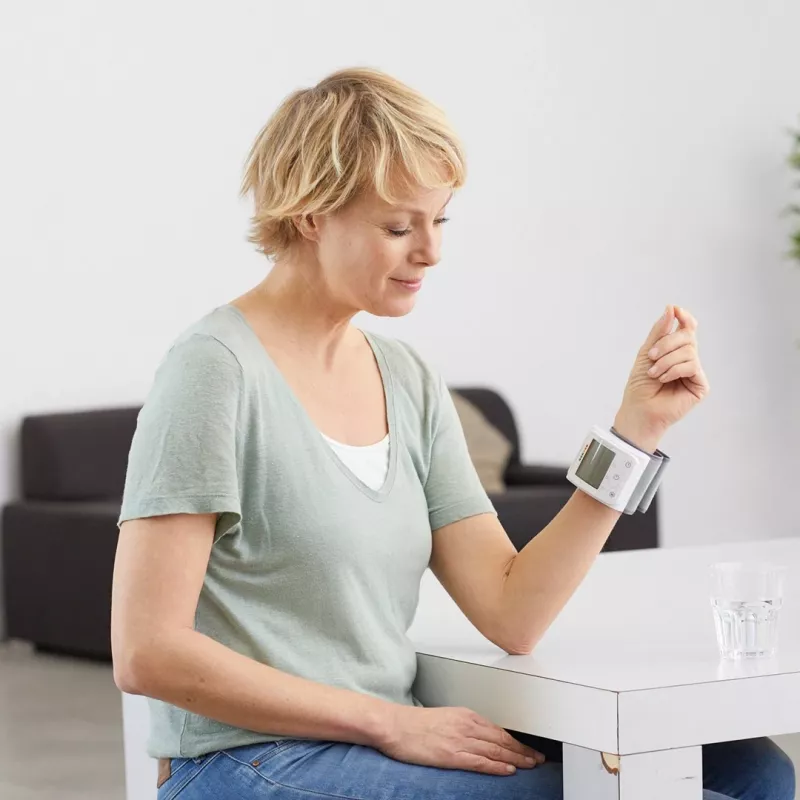 Medisana BW 320 misuratore di pressione da polso - automatico, 2 utenti, 120 posizioni di memoria