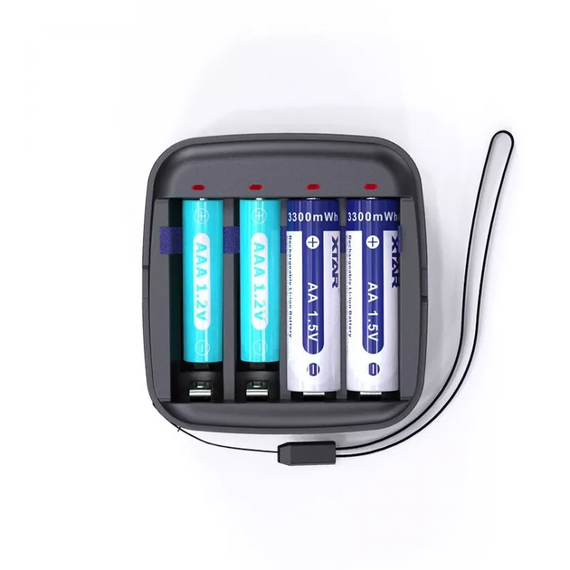 Caricabatterie XTAR BC4 per AA/AAA NiMH e Li-Ion, 4 slot, ingresso DC/USB, nero