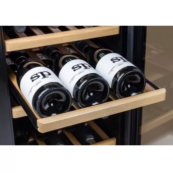 Caso | Cantinetta vini | WineComfort 24 | Classe di efficienza energetica G | Vetrina | Capacità 24 bottiglie | Tipo di raffreddamento a compressore | Nero