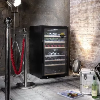 Caso | Smart Wine Cooler | WineExclusive 66 | classe di efficienza energetica G | vetrina | a libera installazione | capacità bottiglie | tipo di raffreddamento tecnologia a compressore | nero
