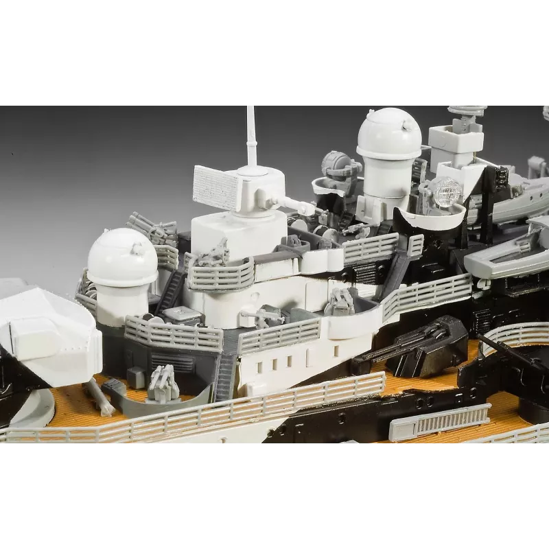 Modello in plastica nave REVELL Tirpitz scala 1:350